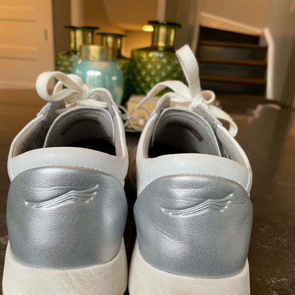 Shoes - Picture 4 of 7